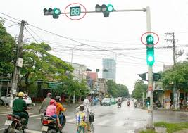 Người tham gia giao thông không chạy khi đèn xanh thì có được xem là gây cản trở giao thông không?